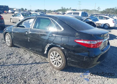 2016 Toyota Camry Le z USA, uszkodzony, nr VIN 4T1BF1FK5GU253934